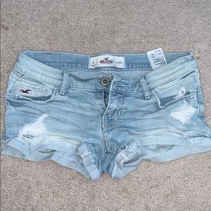 Light wash ripped Hollister denim shorts